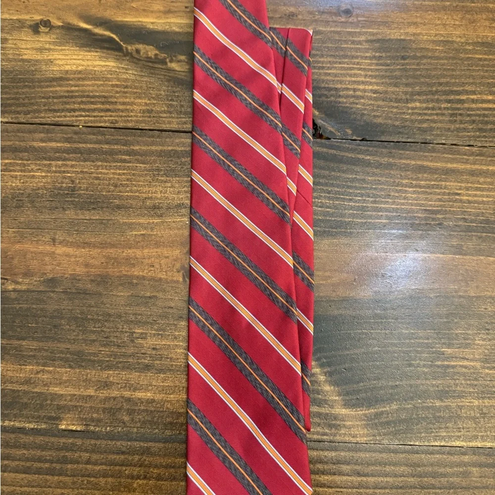 Brooks Brothers Red and Gray Neck Tie - Picture 3 of 3